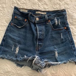 Levi’s Ribcage Shorts